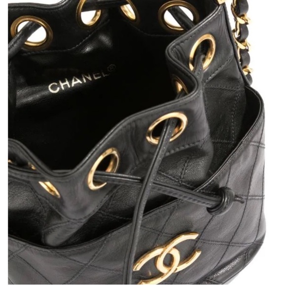 LIKE NEW CHANEL RARE MINI DIAMOND STITCH LEATHER DRAWSTRING CROSSBODY 24K GHW - Picture 12 of 17